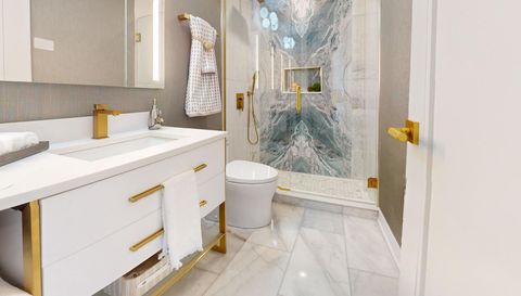 336 W Wellington Avenue