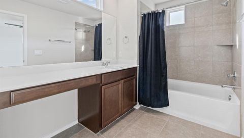 7116 Silver Star LN