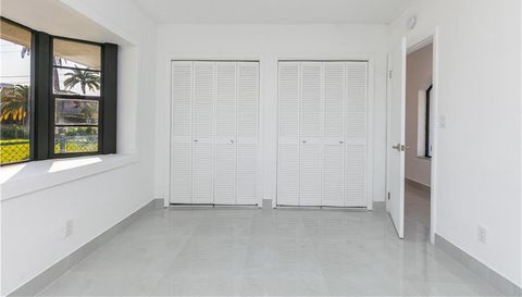 631 Palm Dr
