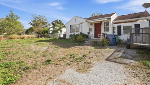 1508 W River Shore Way