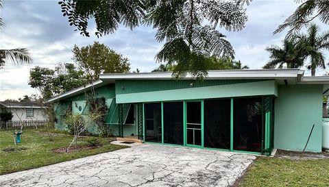 3847 Edgewood