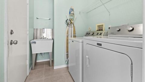 311 SW Coconut Key Way