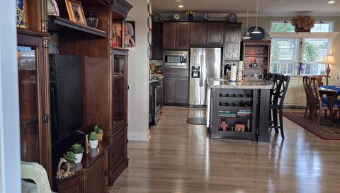 3925 Manatee Club Dr