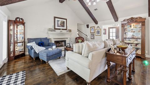 125 Lexington Dr