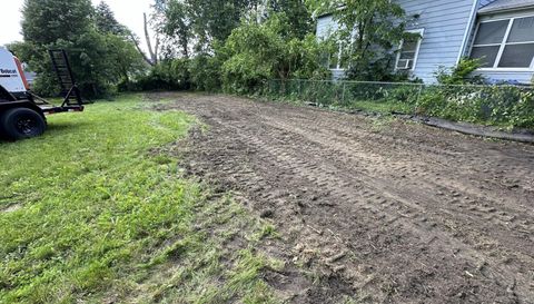 719 Russell Avenue N