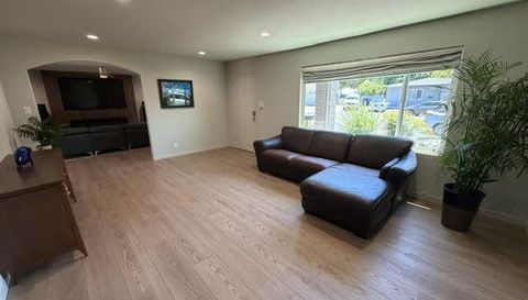 3225 Sheffield Pl