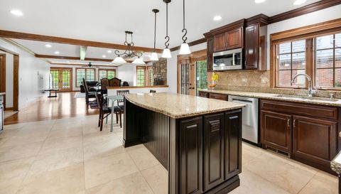 910 Red Fox Lane
