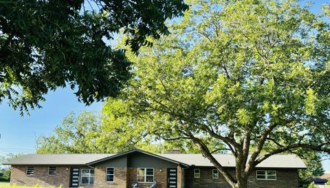 200 Corder LN