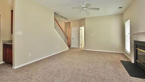 1212 Oakdale Commons Ct