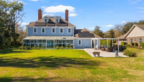 1006 Lake Cooper