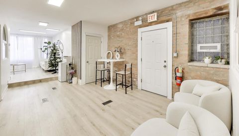 2323 W Taylor Street