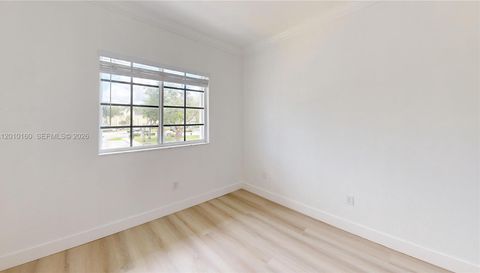 372 Ne 26th Pl