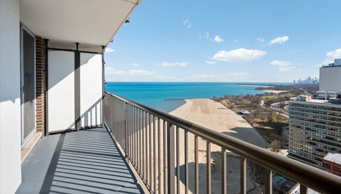 5855 N SHERIDAN Road