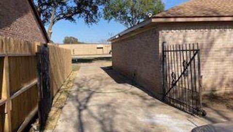 6839 Silver Star Dr