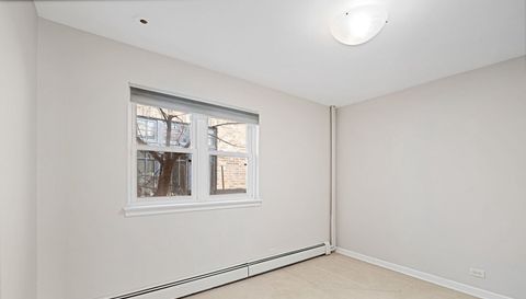 7303 N Kildare Avenue