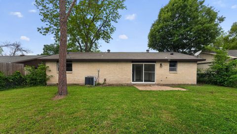 302 Independence Dr