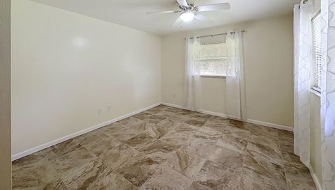 3944 NW 40th Ct