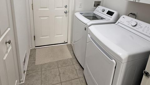 370 Sundown Ct