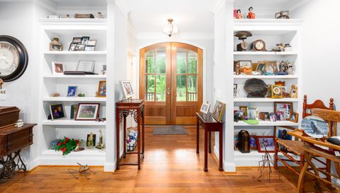 698 Maple Springs Ln