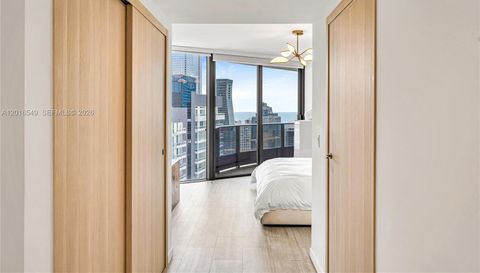 1000 Brickell Plz