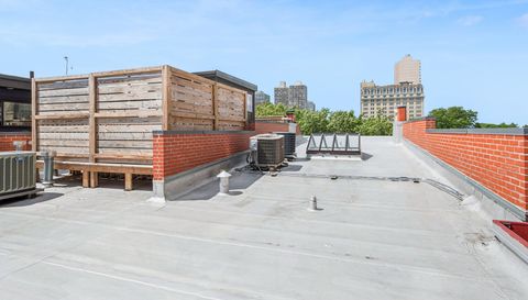 317 W WEBSTER Avenue