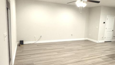 1868 Pointe Dr