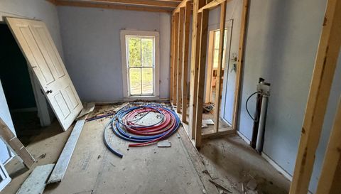 347 River Bend Rd SW