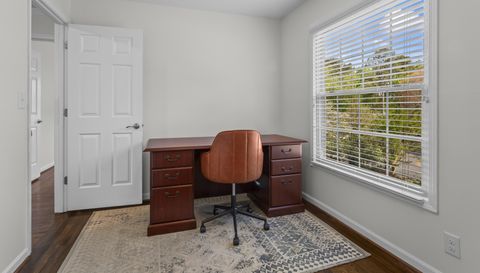 314 Lamplighter Ln SE