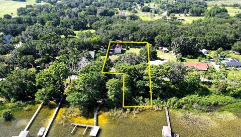 9002 Lakeshore Dr