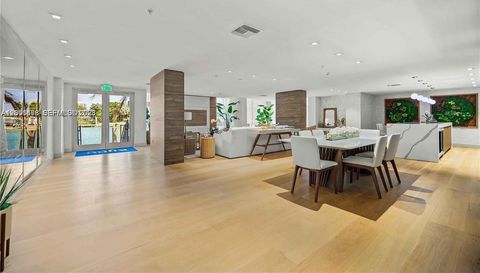 9521 E Bay Harbor Dr