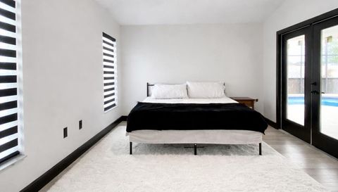 2398 Sweetwater Blvd