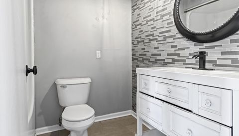 272 Canterbury Dr