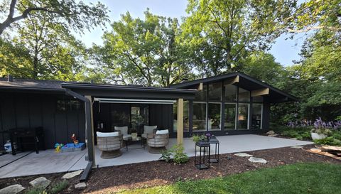 3S220 Blackcherry Ln