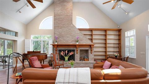 512 77TH STREET