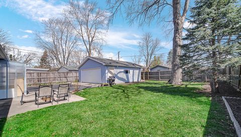 327 N Pershing Avenue