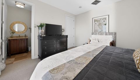 2351 Lakeview Dr Unit 302