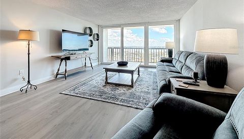 400 ISLAND WAY