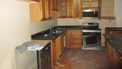 7608 - 10 S Phillips Avenue