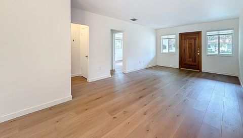 323 Velarde Ave