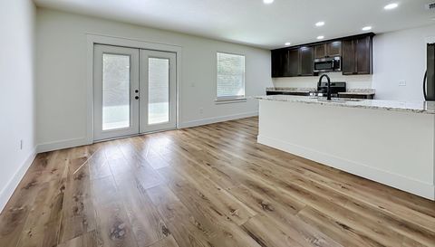 14217 Camelot Pl
