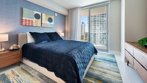 300 Sunny Isles Blvd