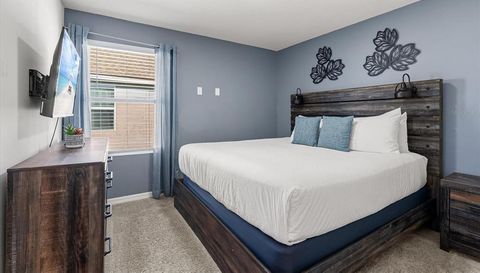 2009 TROPICAL PALMS CIRCLE