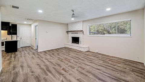 10700 W Lakeview DR