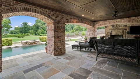 570 Creekwood Dr