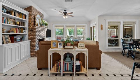 1910 Circleview Dr