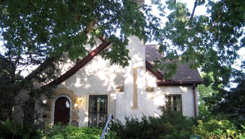 49 Sheridan Avenue S