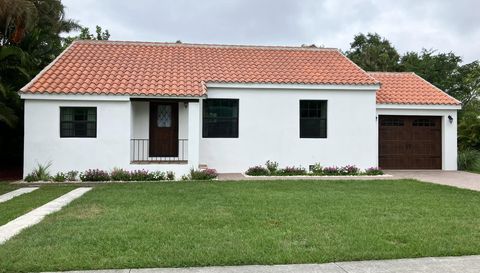 2462 Cortez Blvd