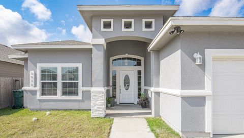 3913 Woodhouse LN