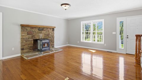 29 Small Mountain Dr