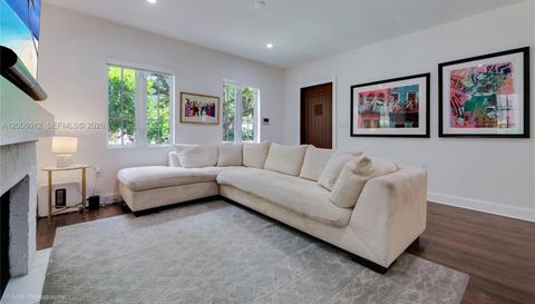 720 Minorca Ave